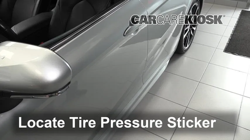 2020 Toyota Camry XSE 3.5L V6 Pneus et roues Vérifier la pression des pneus